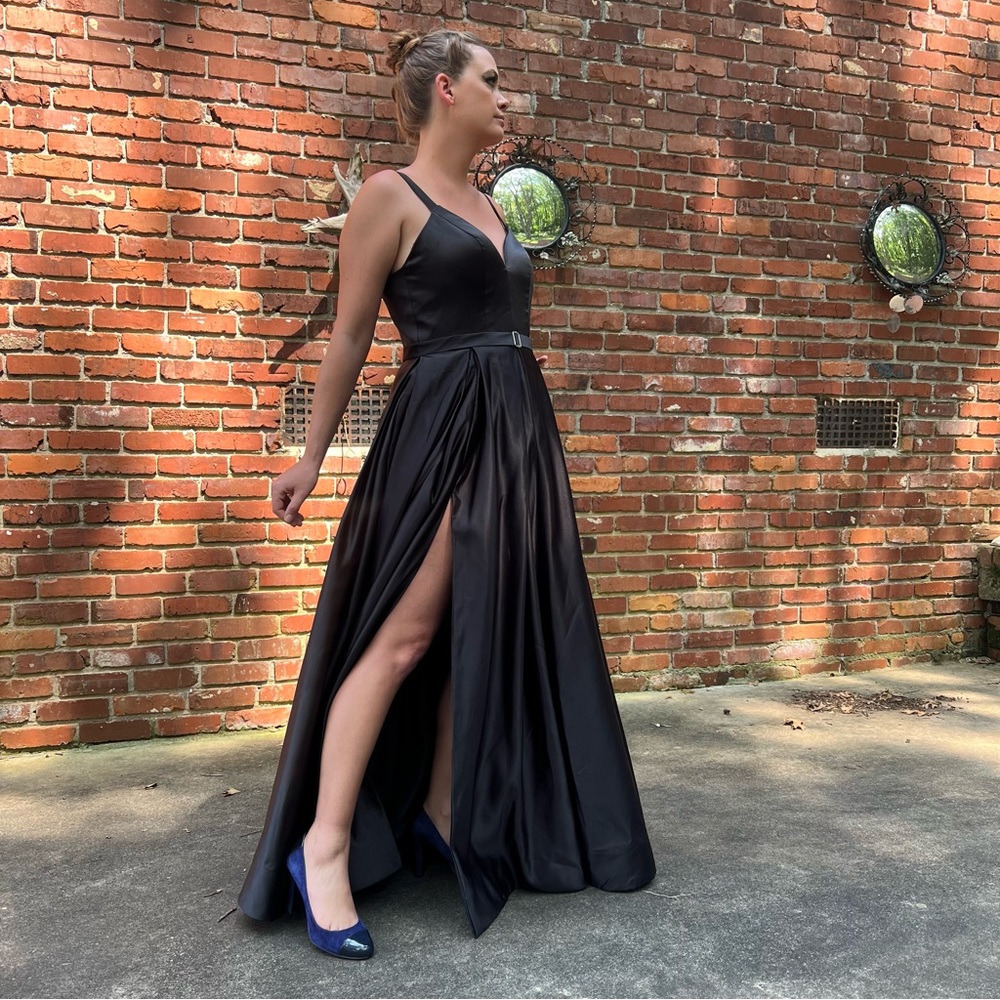 Custom Made Gothic Ballgown Alternative Wedding Dress - Lace Up Corset & Slit - Picture 6 of 17